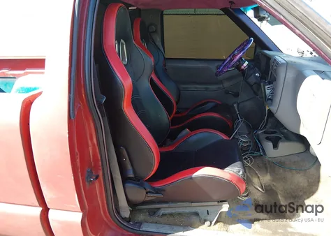 1997 Chevrolet S-10 Ls Fleetside from USA, damaged, VIN 1GCCS1443VK176160